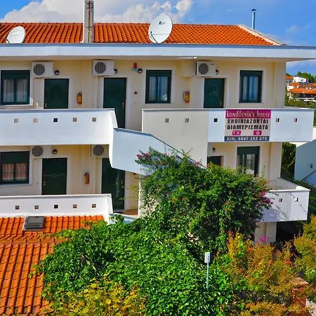 Kondilenias House *