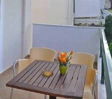 Kondilenias House *