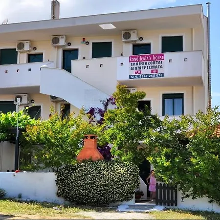 Kondilenias House Apartman *