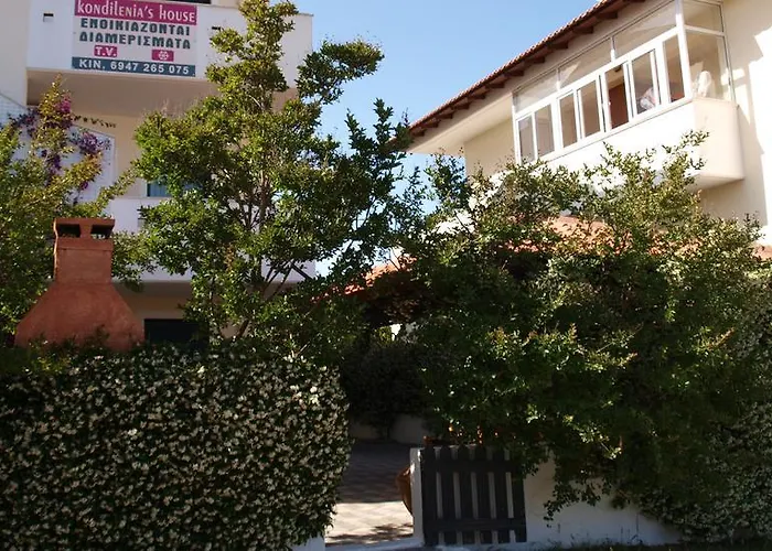 Kondilenias House *